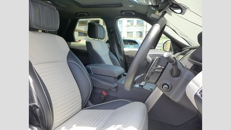 2024 認定中古車 Land Rover Discovery アイガーグレイ D300マイルドハイブリッド（ディーゼル） スタンダードホイールベース Metropolitan Edition