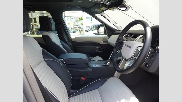 2024 認定中古車 Land Rover Discovery アイガーグレイ D300マイルドハイブリッド（ディーゼル） スタンダードホイールベース Metropolitan Edition