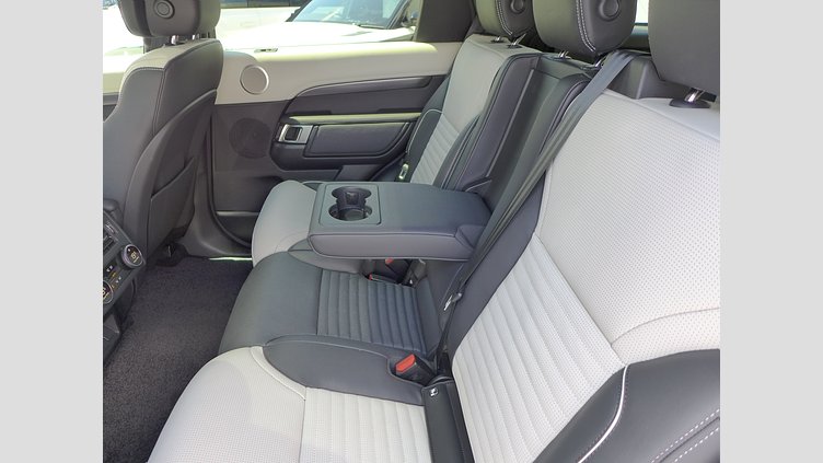 2024 認定中古車 Land Rover Discovery アイガーグレイ D300マイルドハイブリッド（ディーゼル） スタンダードホイールベース Metropolitan Edition
