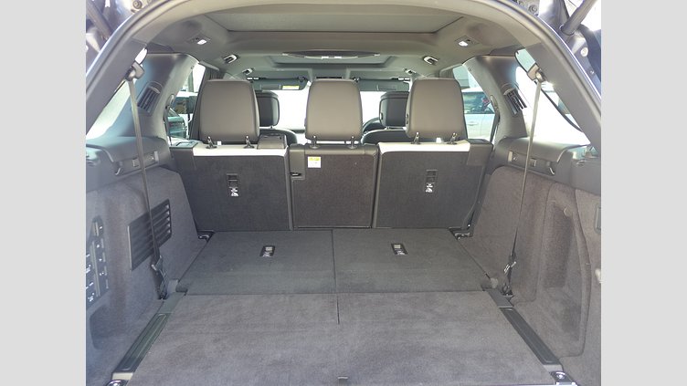 2024 認定中古車 Land Rover Discovery アイガーグレイ D300マイルドハイブリッド（ディーゼル） スタンダードホイールベース Metropolitan Edition