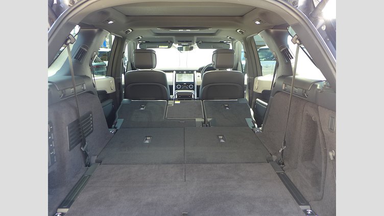 2024 認定中古車 Land Rover Discovery アイガーグレイ D300マイルドハイブリッド（ディーゼル） スタンダードホイールベース Metropolitan Edition