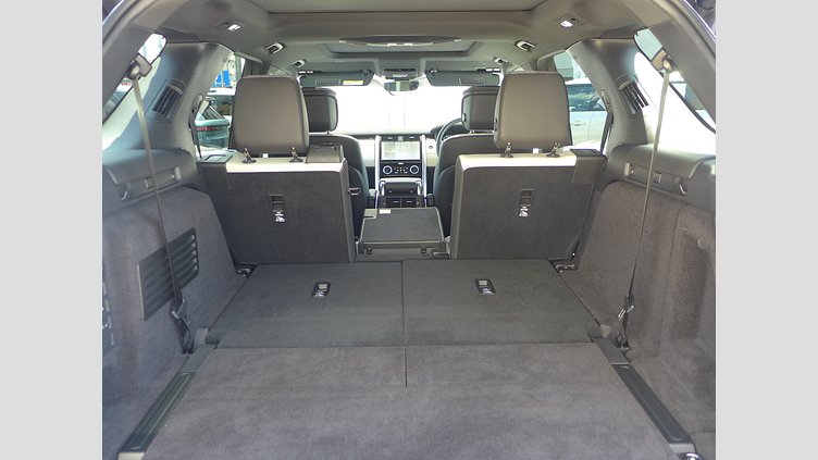 2024 認定中古車 Land Rover Discovery アイガーグレイ D300マイルドハイブリッド（ディーゼル） スタンダードホイールベース Metropolitan Edition