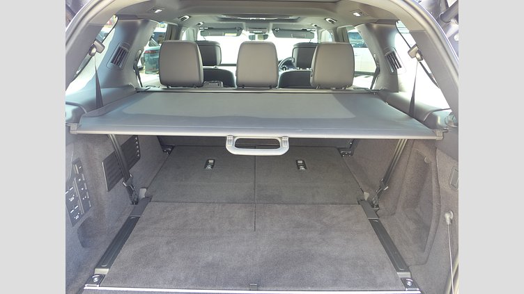 2024 認定中古車 Land Rover Discovery アイガーグレイ D300マイルドハイブリッド（ディーゼル） スタンダードホイールベース Metropolitan Edition