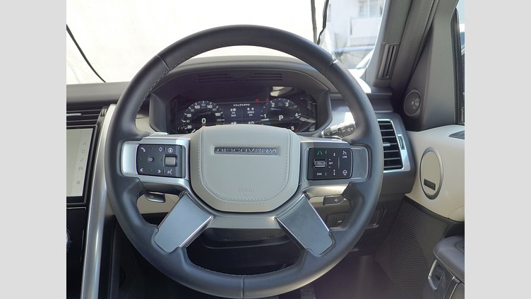 2024 認定中古車 Land Rover Discovery アイガーグレイ D300マイルドハイブリッド（ディーゼル） スタンダードホイールベース Metropolitan Edition