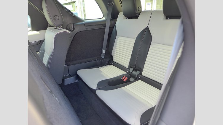 2024 認定中古車 Land Rover Discovery アイガーグレイ D300マイルドハイブリッド（ディーゼル） スタンダードホイールベース Metropolitan Edition