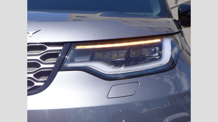 2024 認定中古車 Land Rover Discovery アイガーグレイ D300マイルドハイブリッド（ディーゼル） スタンダードホイールベース Metropolitan Edition