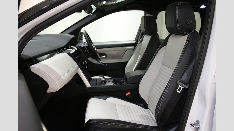 2025 認定中古車 Land Rover Discovery Sport フジホワイト プラグインハイブリッド（ガソリン） Dynamic HSE