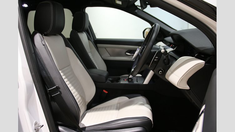 2025 認定中古車 Land Rover Discovery Sport フジホワイト プラグインハイブリッド（ガソリン） Dynamic HSE