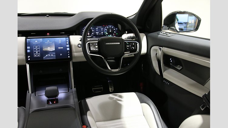 2025 認定中古車 Land Rover Discovery Sport フジホワイト プラグインハイブリッド（ガソリン） Dynamic HSE