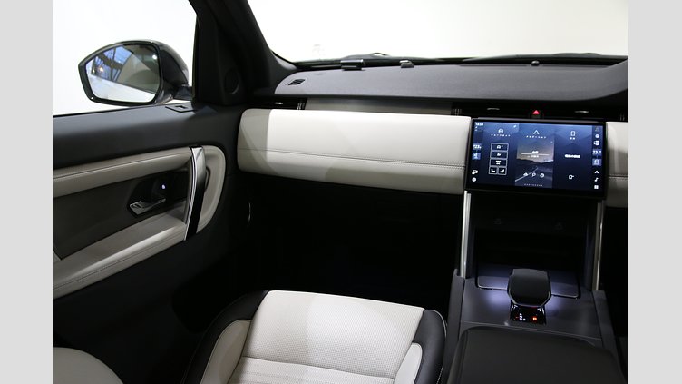 2025 認定中古車 Land Rover Discovery Sport フジホワイト プラグインハイブリッド（ガソリン） Dynamic HSE
