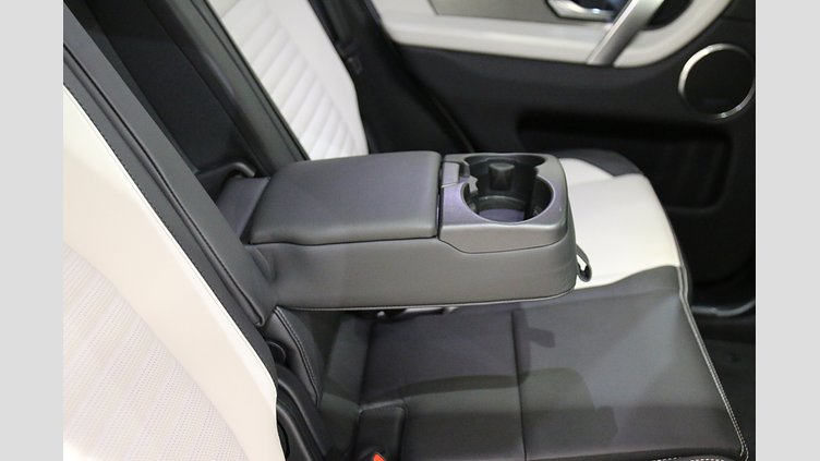 2025 認定中古車 Land Rover Discovery Sport フジホワイト プラグインハイブリッド（ガソリン） Dynamic HSE
