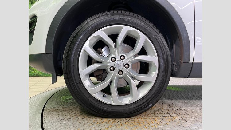 2017 認定中古車 Land Rover Discovery Sport Fuji White 2.0 litre Si4 Petrol HSE