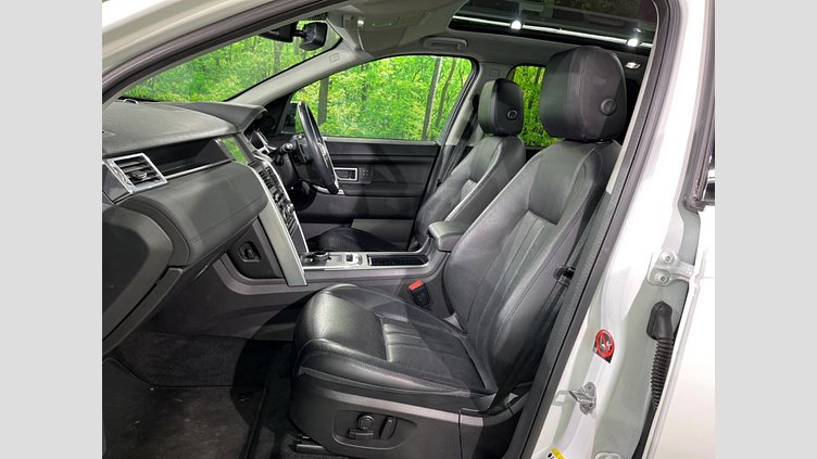 2017 認定中古車 Land Rover Discovery Sport Fuji White 2.0 litre Si4 Petrol HSE