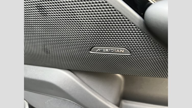 2024 認定中古車 Land Rover Range Rover Velar カルパチアングレイ P400eプラグインハイブリッド（ガソリン） スタンダードホイールベース Dynamic HSE