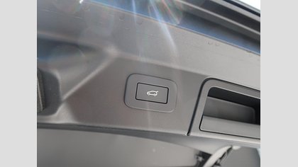 Range Rover Velar 23