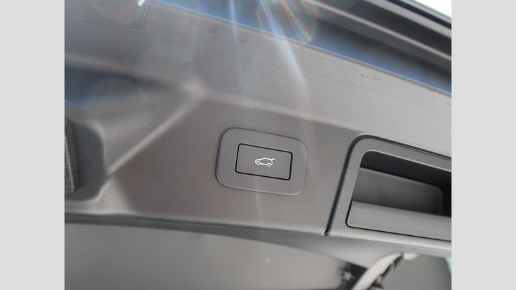 2024 認定中古車 Land Rover Range Rover Velar ヴァレジネブルー P250ガソリン スタンダードホイールベース Dynamic SE