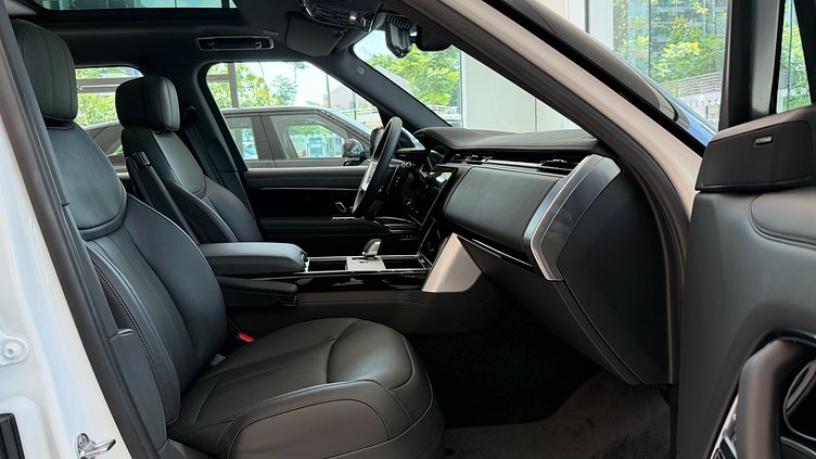 2025 新車 Land Rover Range Rover (1EJ) Ostuni Pearl White 珍珠白 P400 汽油 (輕油電混合) 標準軸距 SE