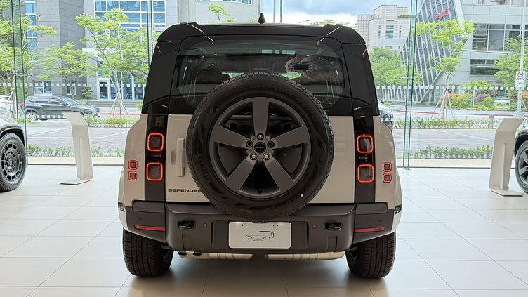 2026 新車 Land Rover Defender 110 (1CN) Borasco Grey 布拉斯卡灰 D250  輕油電混合 X-Dynamic SE