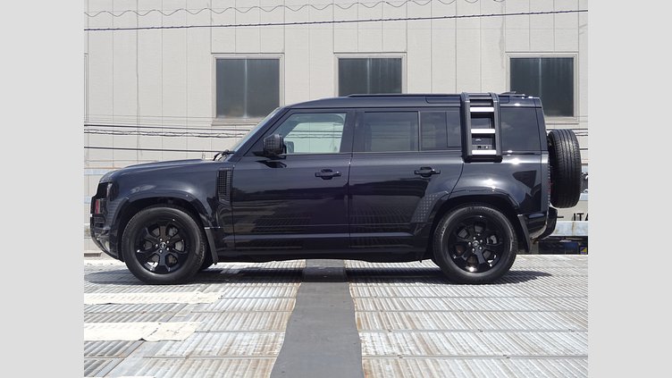 2021 認定中古車 Land Rover Defender 110 サントリーニブラック D300 AWD（AT） X-DYNAMIC SE