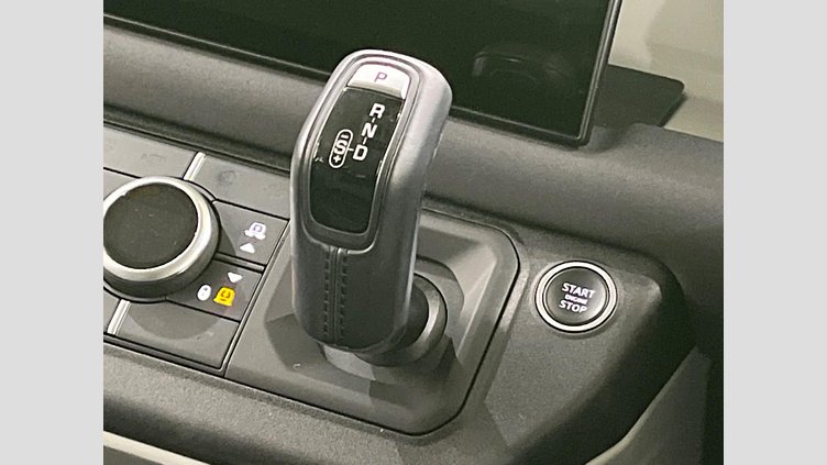 2022 認定中古車 Land Rover Defender 110 サントリーニブラック D300 AWD（AT） S