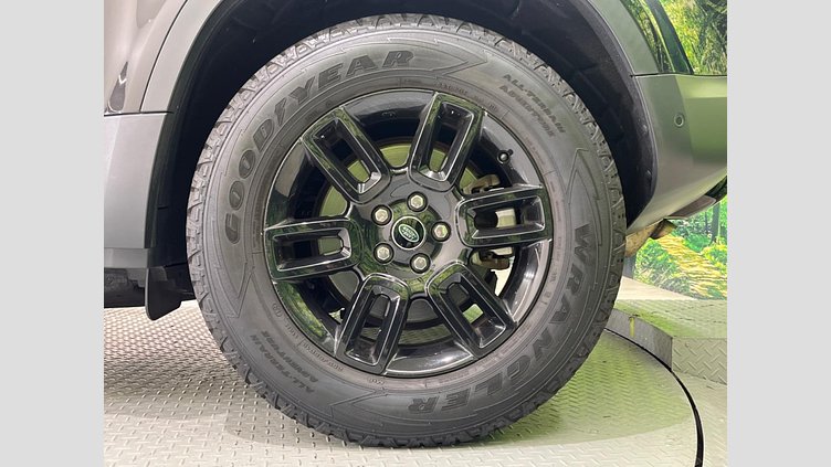 2022 認定中古車 Land Rover Defender 110 サントリーニブラック D300 AWD（AT） S