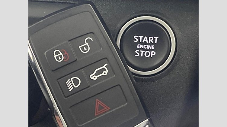 2022 認定中古車 Land Rover Defender 110 サントリーニブラック D300 AWD（AT） S