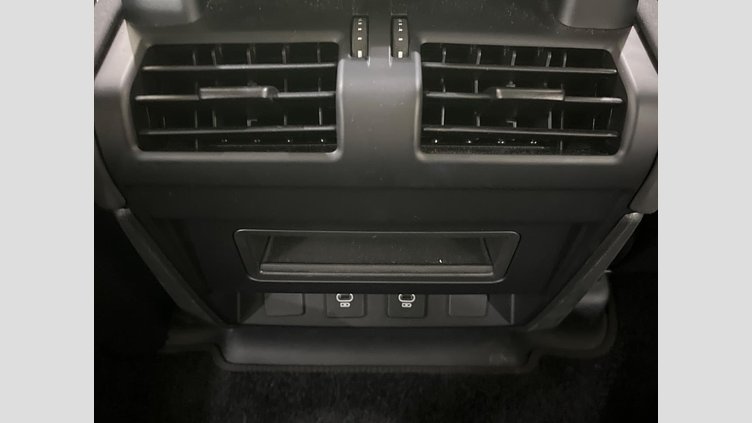 2022 認定中古車 Land Rover Defender 110 サントリーニブラック D300 AWD（AT） S