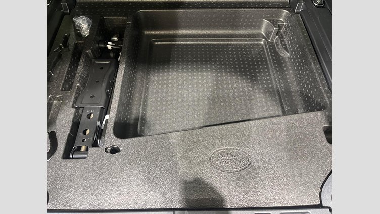 2023 認定中古車 Land Rover Defender 110 サントリーニブラック D300 AWD（AT） X-DYNAMIC SE
