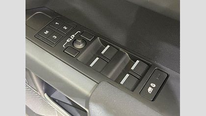 Defender 110 34