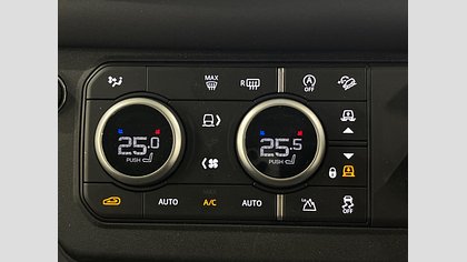 Defender 110 19