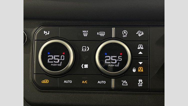 2025 認定中古車 Land Rover Defender 110 サントリーニブラック D350 ディーゼルマイルドハイブリッド S