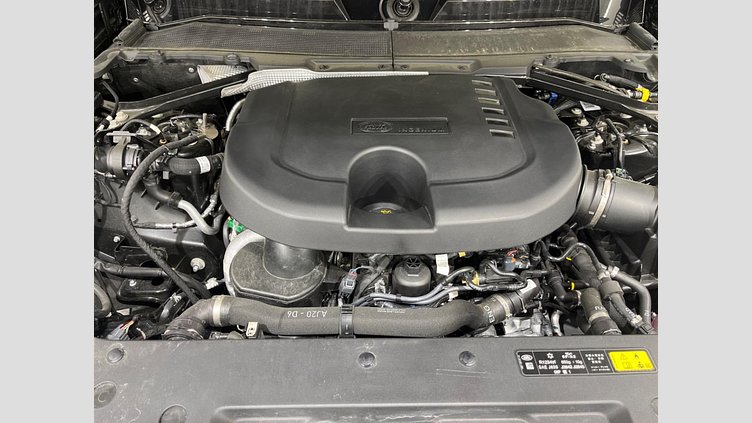 2025 認定中古車 Land Rover Defender 110 サントリーニブラック D350 ディーゼルマイルドハイブリッド S