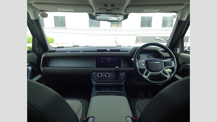2021 認定中古車 Land Rover Defender 110 サントリーニブラック D300 AWD（AT） X-DYNAMIC SE