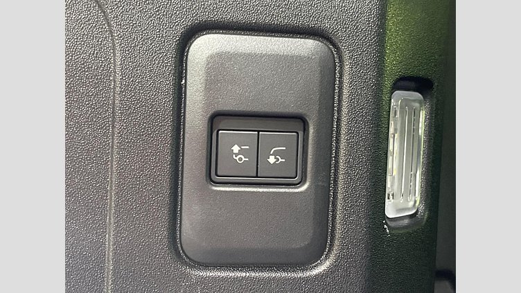 2024 認定中古車 Land Rover Defender 110 フジホワイト D350 ディーゼルマイルドハイブリッド S