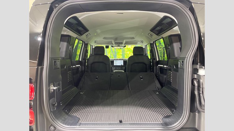 2024 認定中古車 Land Rover Defender 110 フジホワイト D350 ディーゼルマイルドハイブリッド S