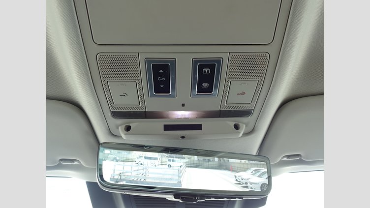 2021 認定中古車 Land Rover Defender 110 サントリーニブラック D300 AWD（AT） X-DYNAMIC SE