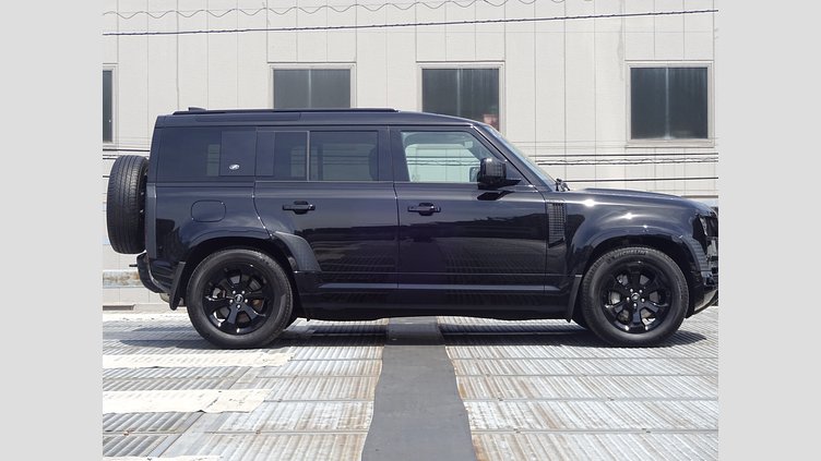 2021 認定中古車 Land Rover Defender 110 サントリーニブラック D300 AWD（AT） X-DYNAMIC SE