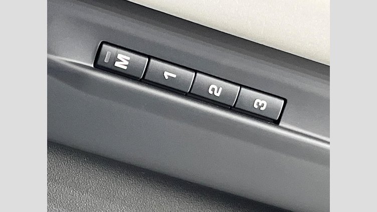 2020 認定中古車 Land Rover Range Rover Evoque フジホワイト D180 SE