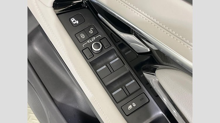 2020 認定中古車 Land Rover Range Rover Evoque フジホワイト D180 SE
