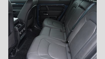 Defender 110 4