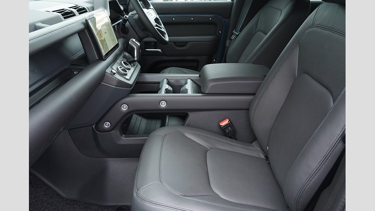 2025 認定中古車 Land Rover Defender 110 タスマンブルー D350 ディーゼルマイルドハイブリッド X-Dynamic HSE