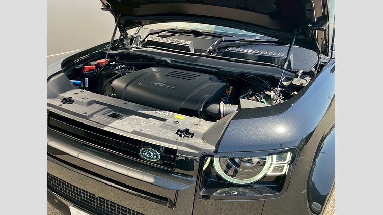 2025 認定中古車 Land Rover Defender 110 サントリーニブラック P300 ガソリン X-Dynamic SE