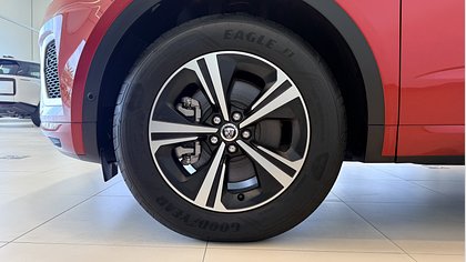 E-Pace 8