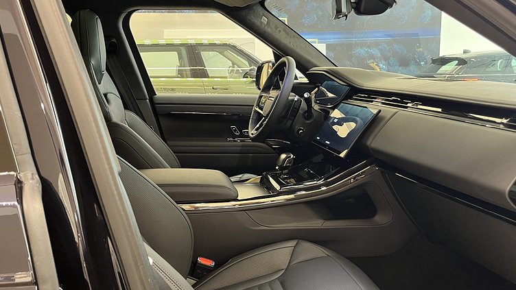 2025 新車 Land Rover Range Rover Sport (1FB) Constellation Blue 星空藍 P635 Petrol Mild Hybrid 標準軸距 SV Carbon