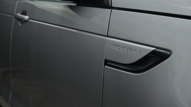 2025 Approved Land Rover Discovery Eiger Grey D250 Dynamic SE