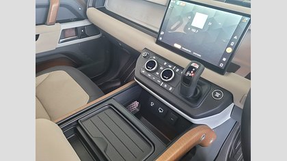 Defender 110 23
