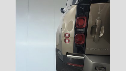 Defender 110 4