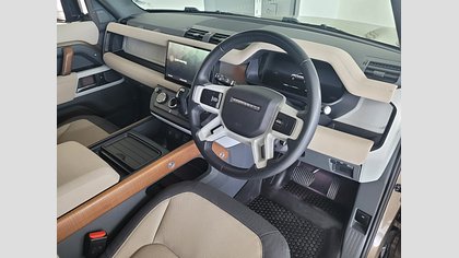 Defender 110 8
