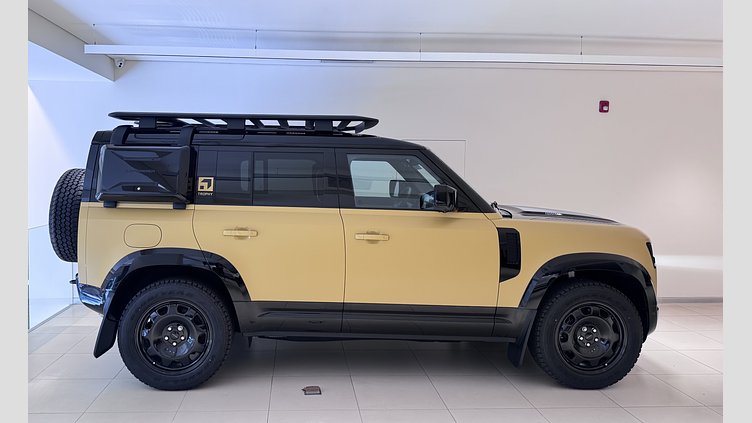 2026 Seminuevos Approved Land Rover Defender 110 Deep Sandglow Yellow P400 Gasolina MHEV Trophy Edition in Deep Sandglow Yellow