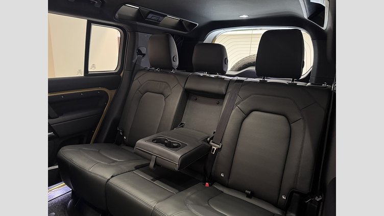 2026 Seminuevos Approved Land Rover Defender 110 Deep Sandglow Yellow P400 Gasolina MHEV Trophy Edition in Deep Sandglow Yellow